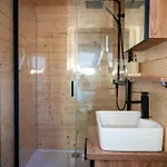 House Boat S Vyhledem Na Wake Port Botel *