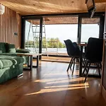 House Boat S Vyhledem Na Wake Port Bådhotel