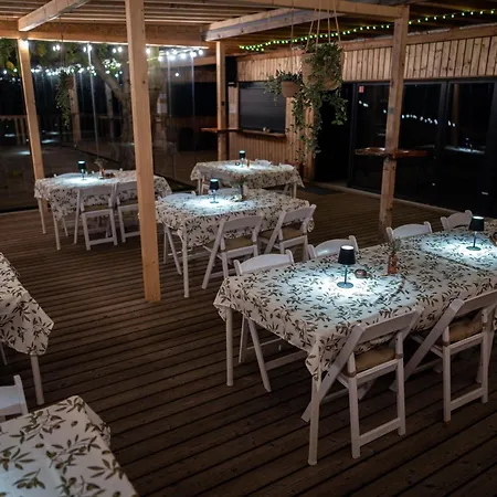 船屋 House Boat S Vyhledem Na Wake Port