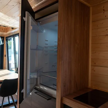 House Boat S Vyhledem Na Wake Park