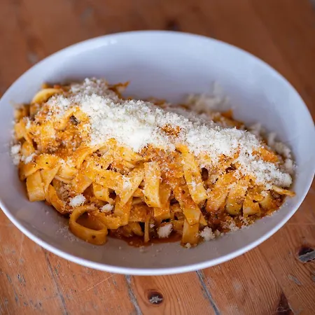 House Boat S Vyhledem Na Wake Port *