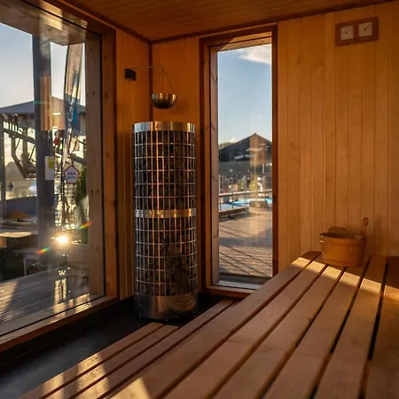 船屋 House Boat S Vyhledem Na Wake Port