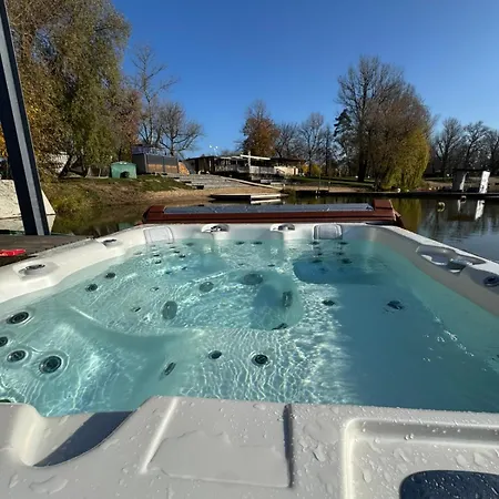 Tekne House Boat S Vyhledem Na Wake Port *