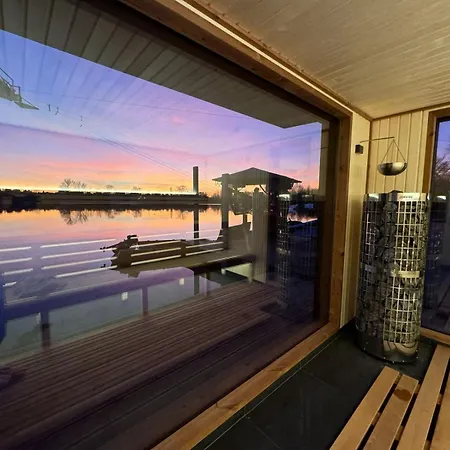 Botel House Boat S Výhledem Na Wake Port