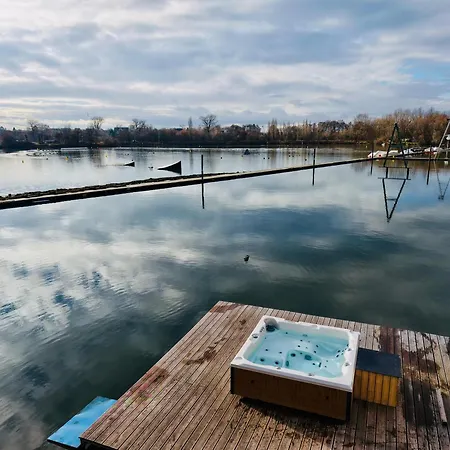 House Boat S Výhledem Na Wake Port Botel