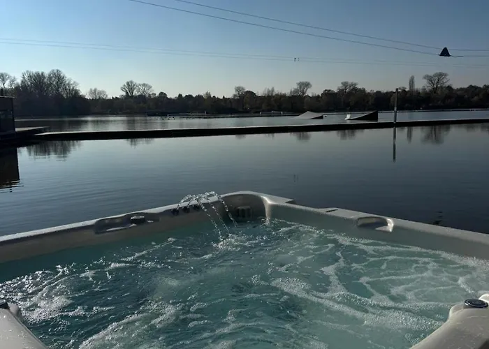 House Boat S Výhledem Na Wake Port *