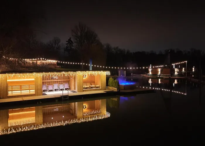 House Boat S Výhledem Na Wake Port Botel *
