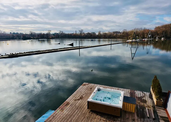 House Boat S Výhledem Na Wake Port Botel